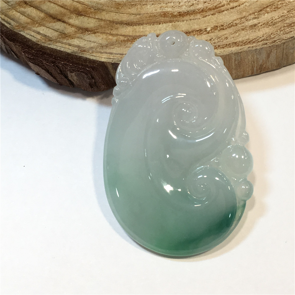 翡翠如意挂件