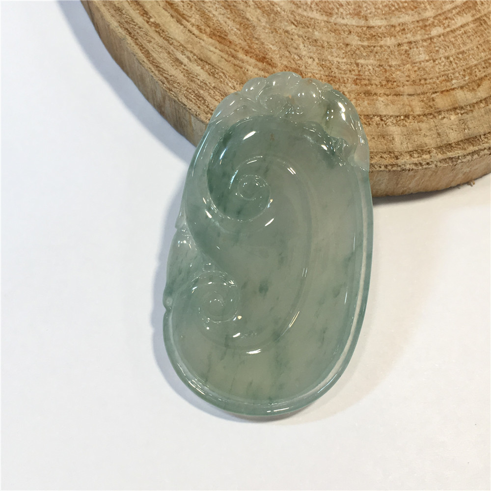 翡翠如意挂件