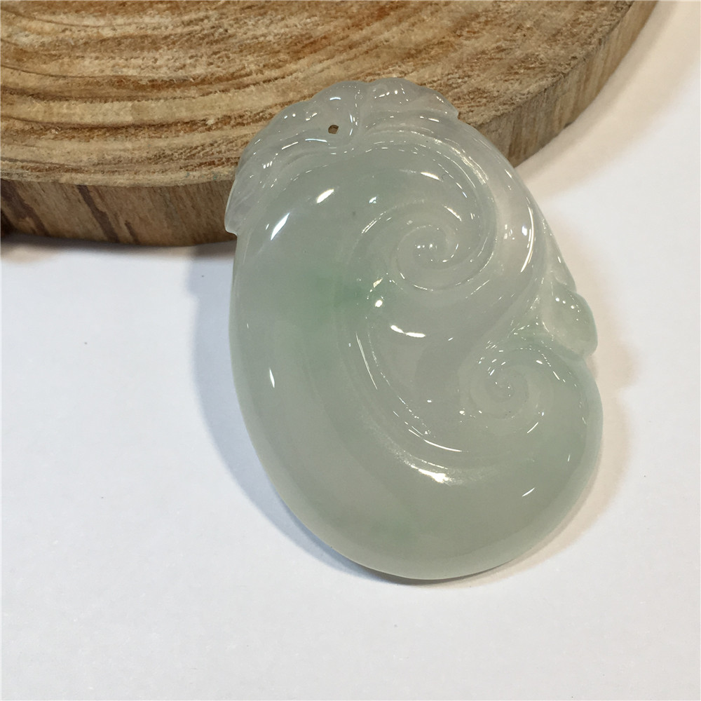 翡翠如意挂件