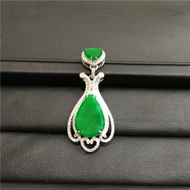 辣绿水滴吊坠